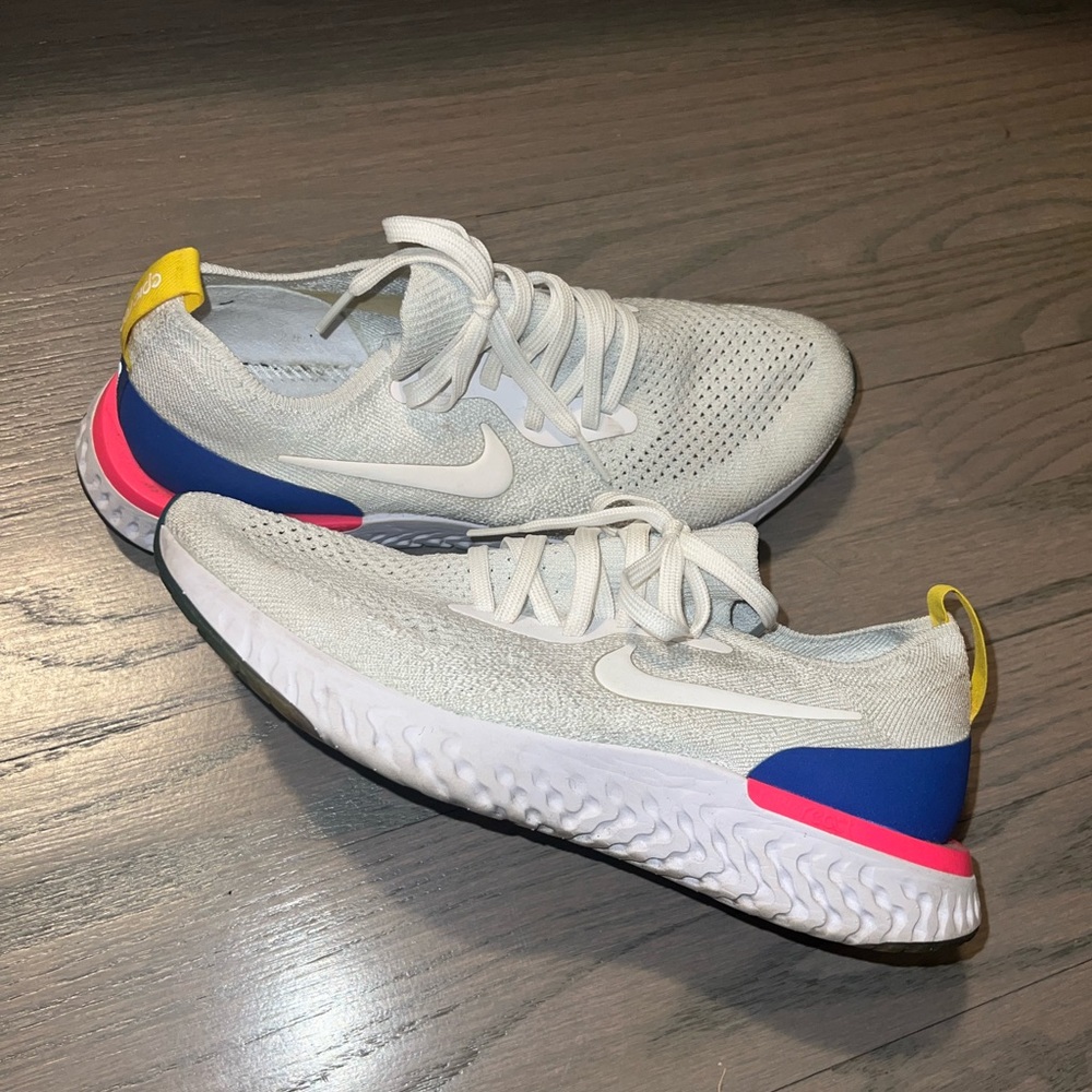 Nike Epic React Flyknit Sneakers